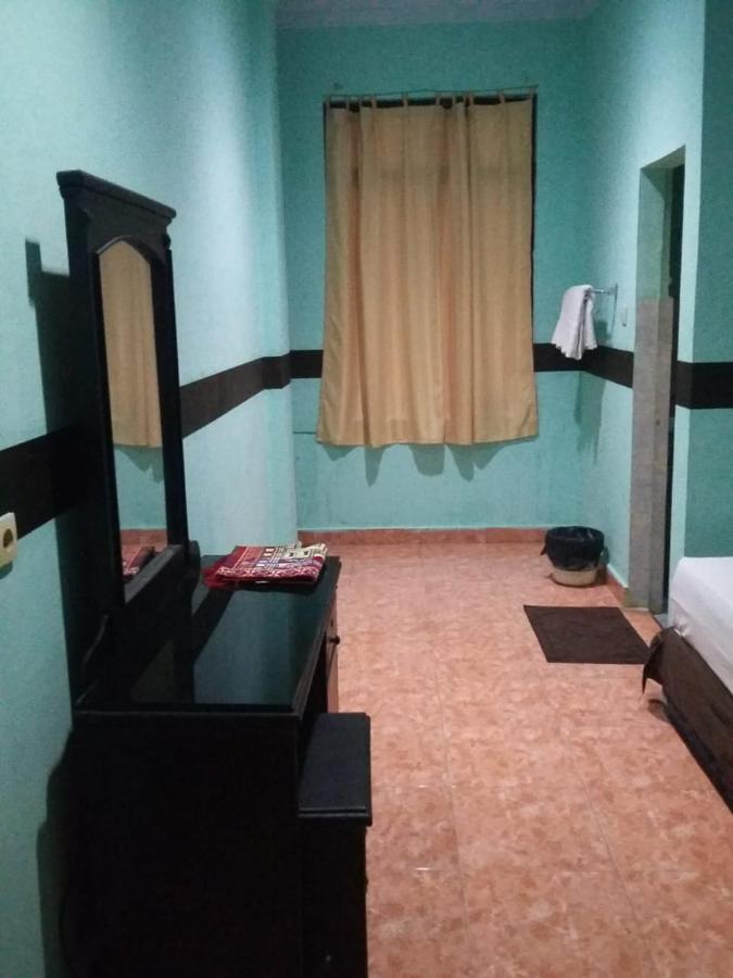 RedDoorz near Yuki Simpang Raya Mall Medan 2 Bagian luar foto