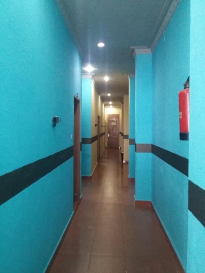 RedDoorz near Yuki Simpang Raya Mall Medan 2 Hotel Bagian luar foto