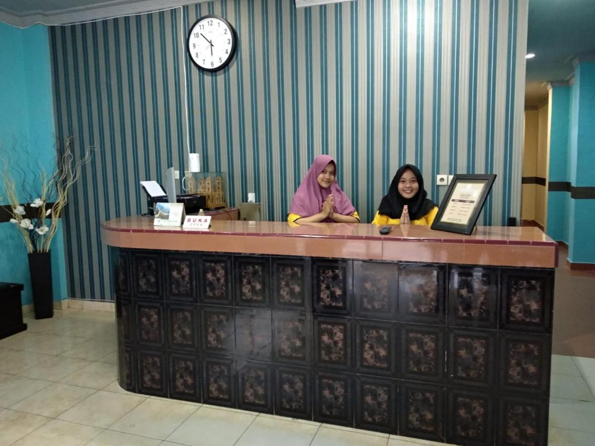 RedDoorz near Yuki Simpang Raya Mall Medan 2 Bagian luar foto