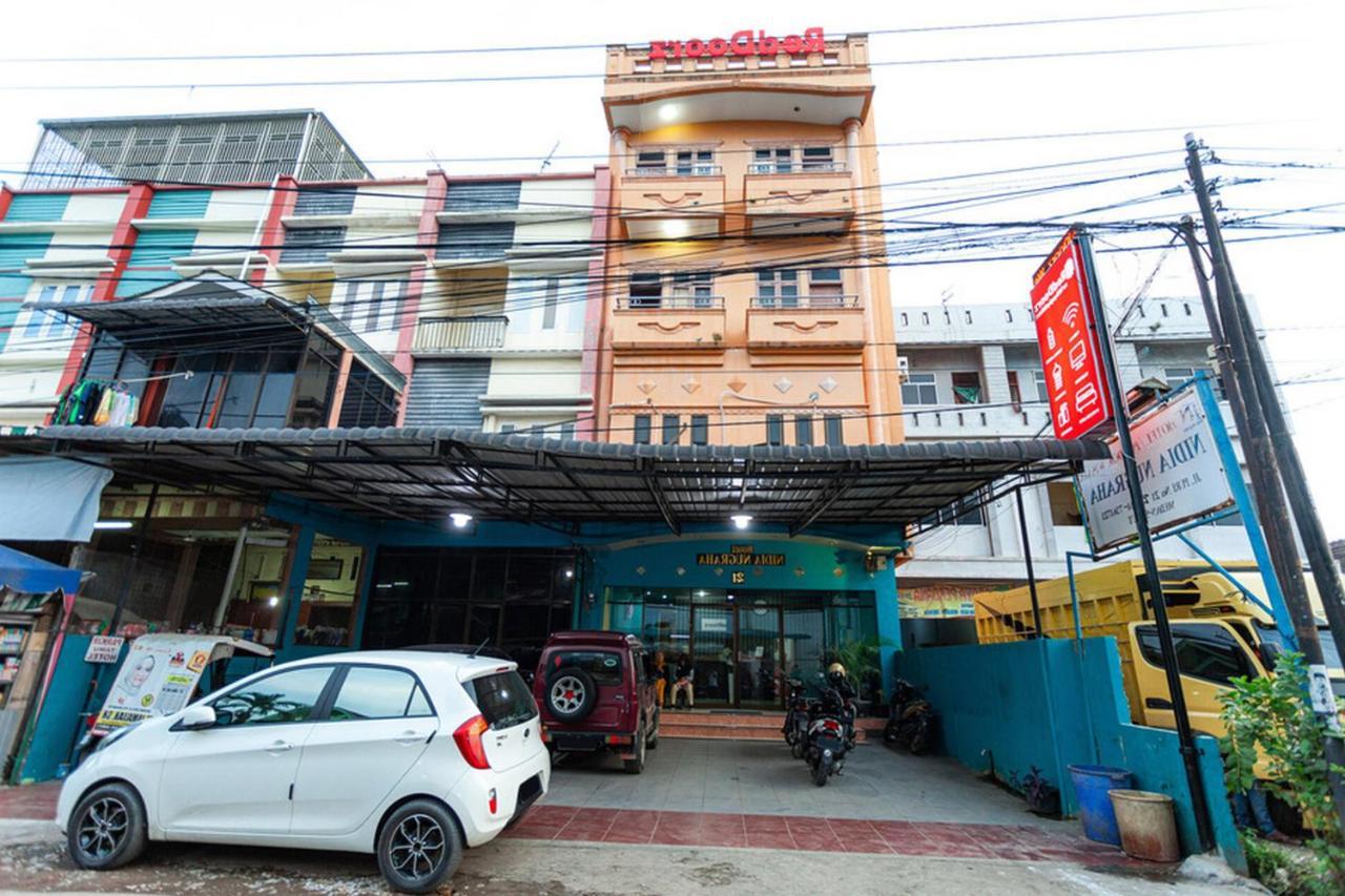 RedDoorz near Yuki Simpang Raya Mall Medan 2 Hotel Bagian luar foto