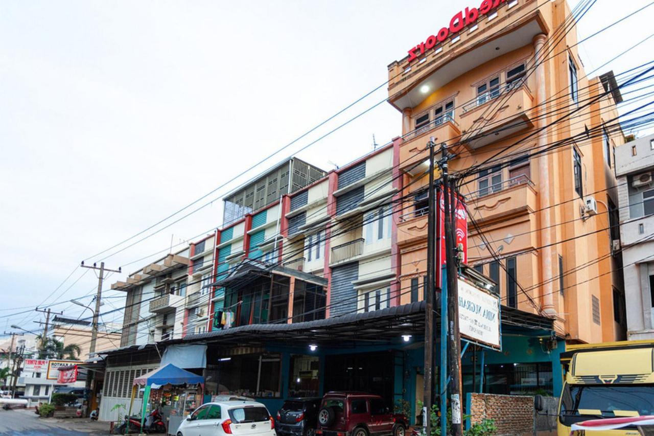 RedDoorz near Yuki Simpang Raya Mall Medan 2 Bagian luar foto