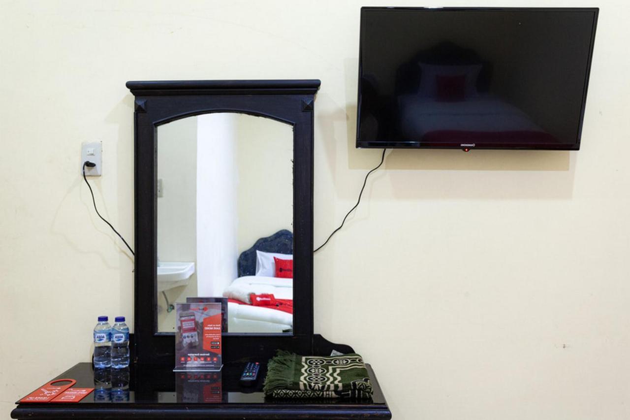 RedDoorz near Yuki Simpang Raya Mall Medan 2 Bagian luar foto