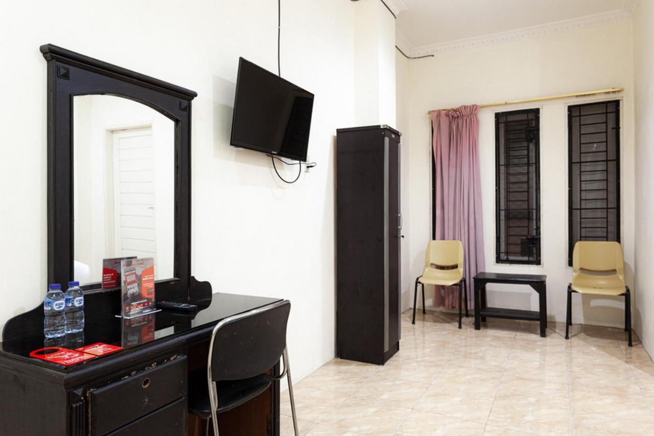 RedDoorz near Yuki Simpang Raya Mall Medan 2 Bagian luar foto